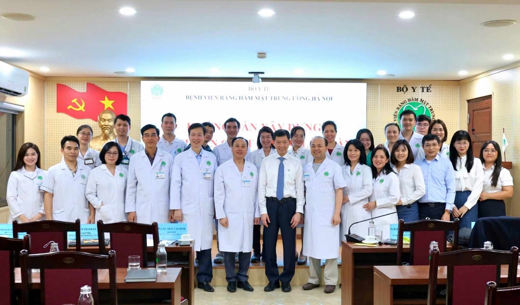 HƯỚNG DẪN XÂY DỰNG TIÊU CHUẨN CHẤT LƯỢNG LÂM SÀNG THÚC ĐẨY ĐIỀU TRỊ VÀ CHĂM SÓC NGƯỜI BỆNH 